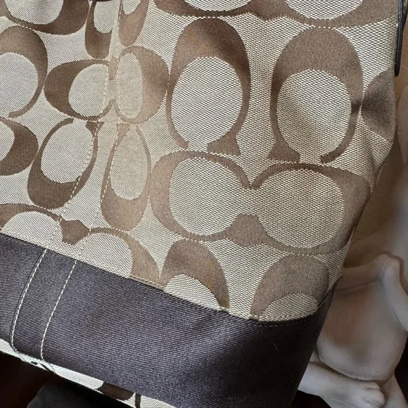 Vintage COACH single strap shoulder tote!
